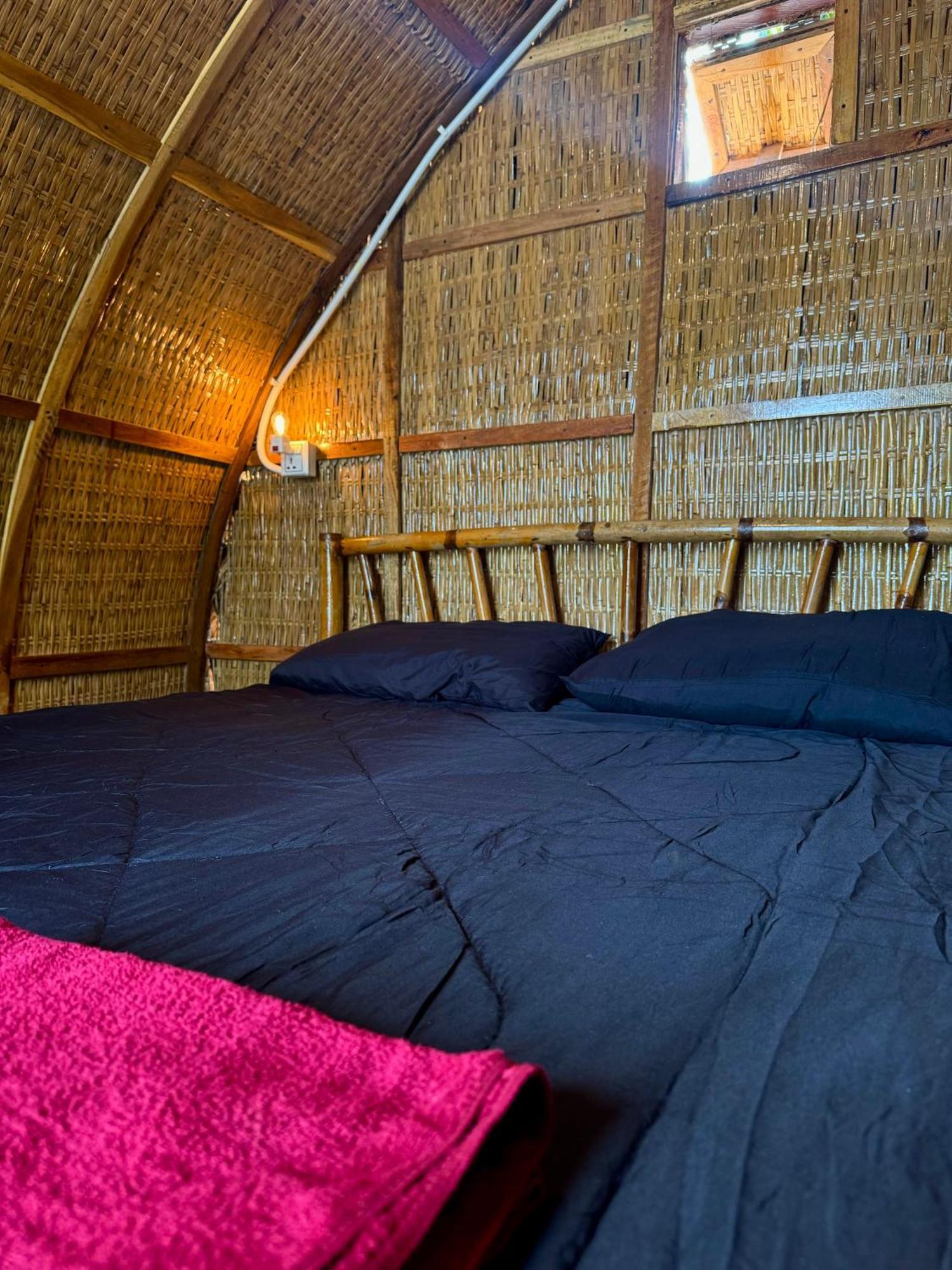 Rafikis Retreat Vandrerhjem Derm Tkov Village Eksteriør bilde