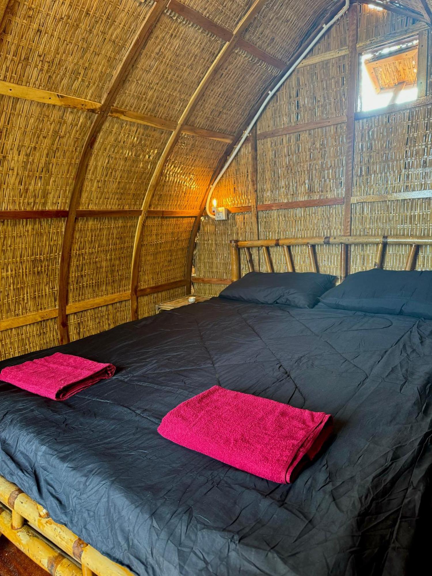 Rafikis Retreat Vandrerhjem Derm Tkov Village Eksteriør bilde